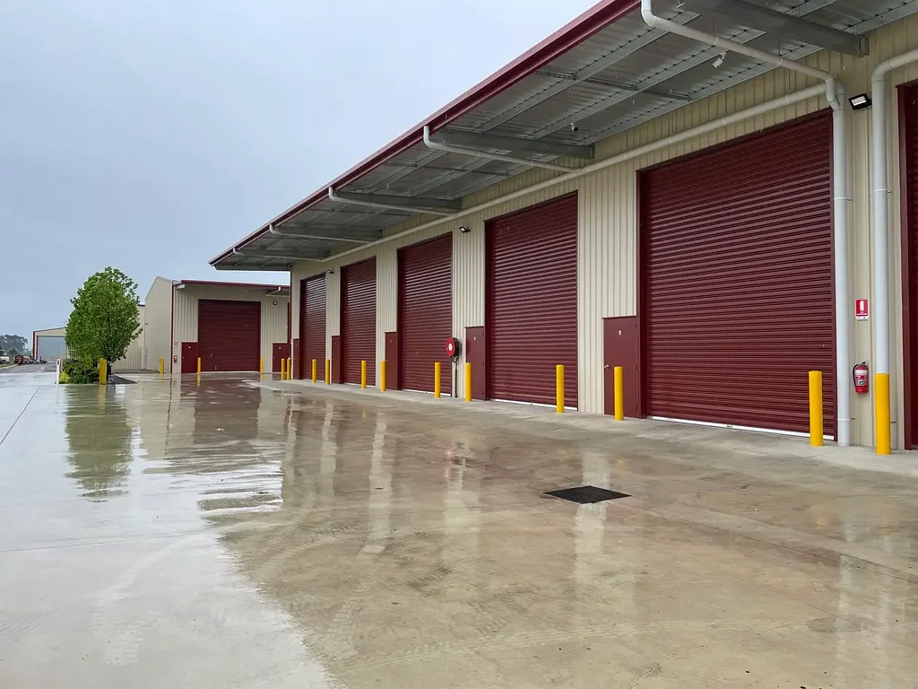🏢 Brand New Commercial Storage Sheds Available Now! 🏢