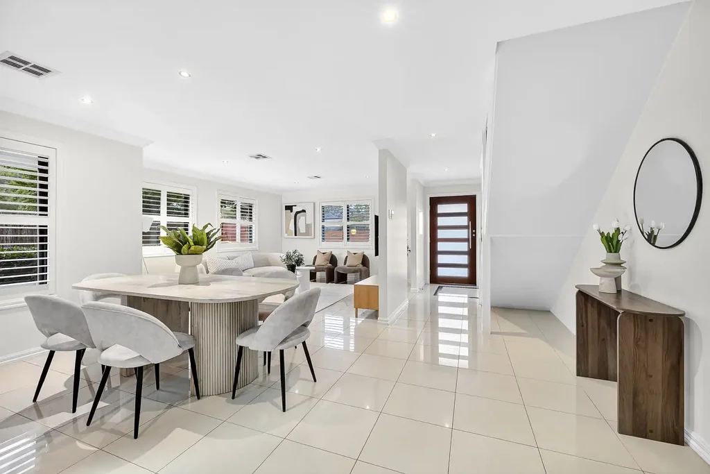 Oakleigh 3ห้องนอน Contemporary Low Maintenance Ease & Walkability