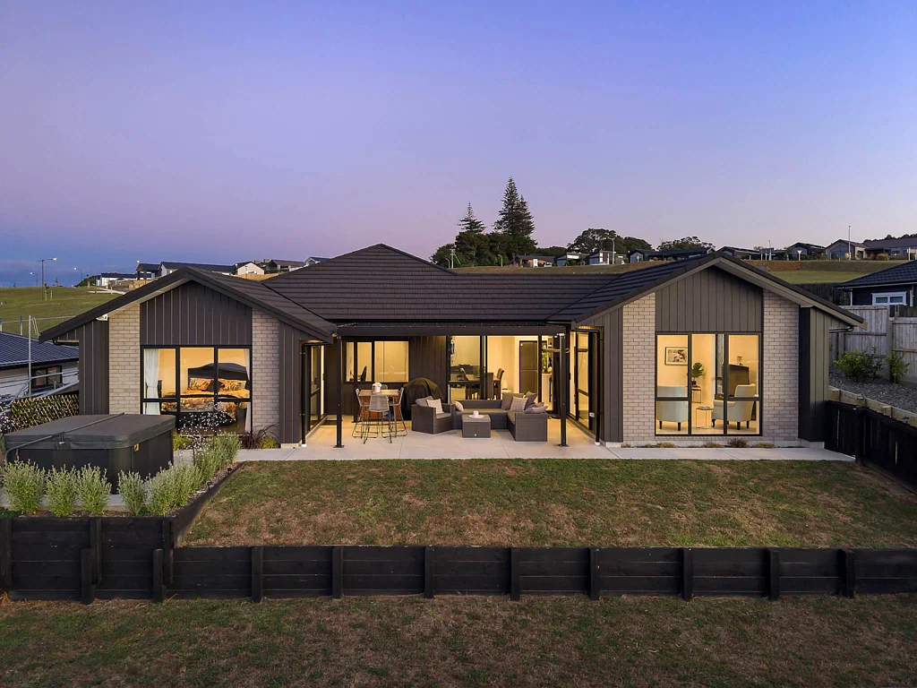 Pukekohe 4कमरा THIS COULD BE THE BEST BUY IN THE STREET!