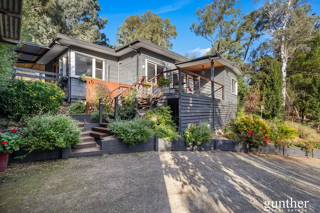 34 Birdwood Avenue, Healesville, VIC 3777