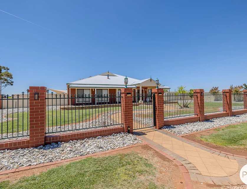 39 Cowanna Avenue South, Merbein South, Vic Country , 5 Schlafzimmer, 2 Badezimmer, House