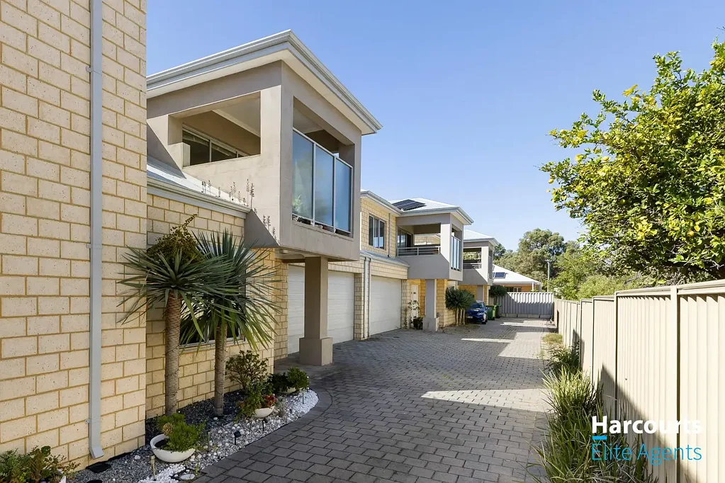 Rockingham 4ห้องนอน Modern Coastal Lock and Leave, One Street from the Shore