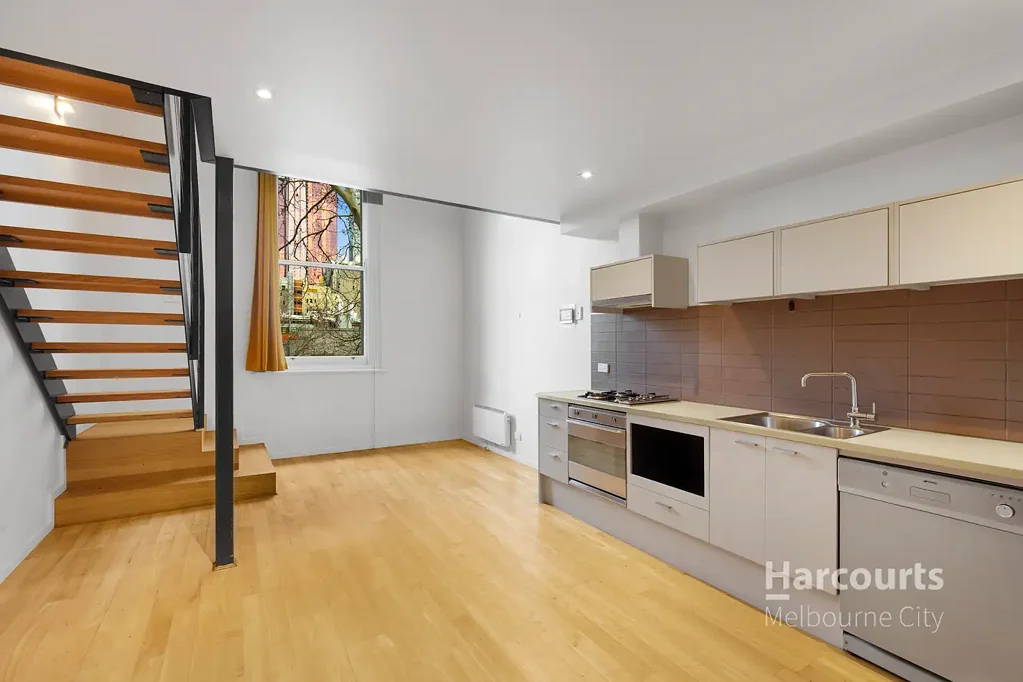 Upmarket Apartment in Prime Location With Car Park!