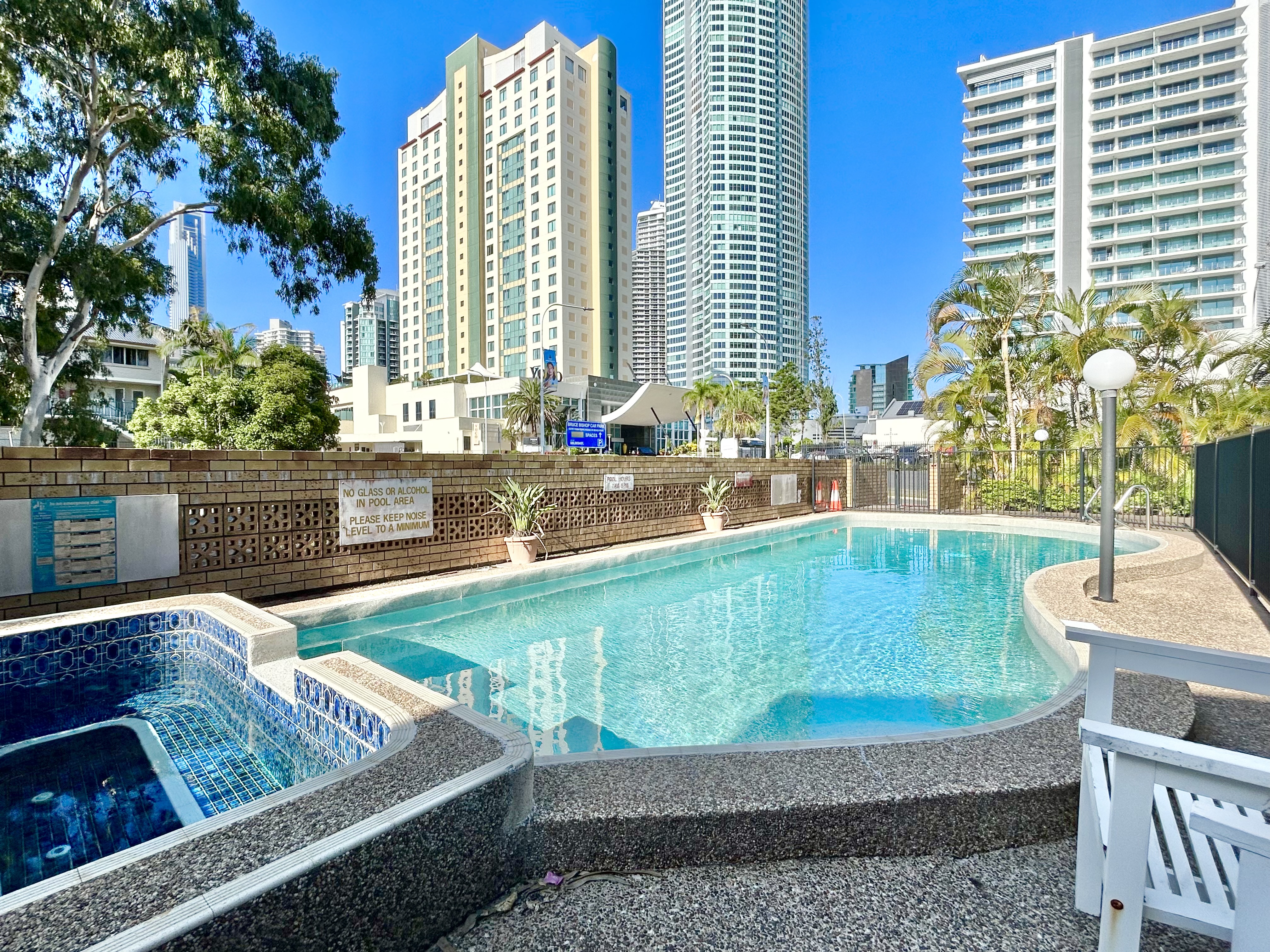 UNIT 11 26 REMEMBRANCE DR, SURFERS PARADISE QLD 4217, 0 rūma, 0 rūma horoi, Unit