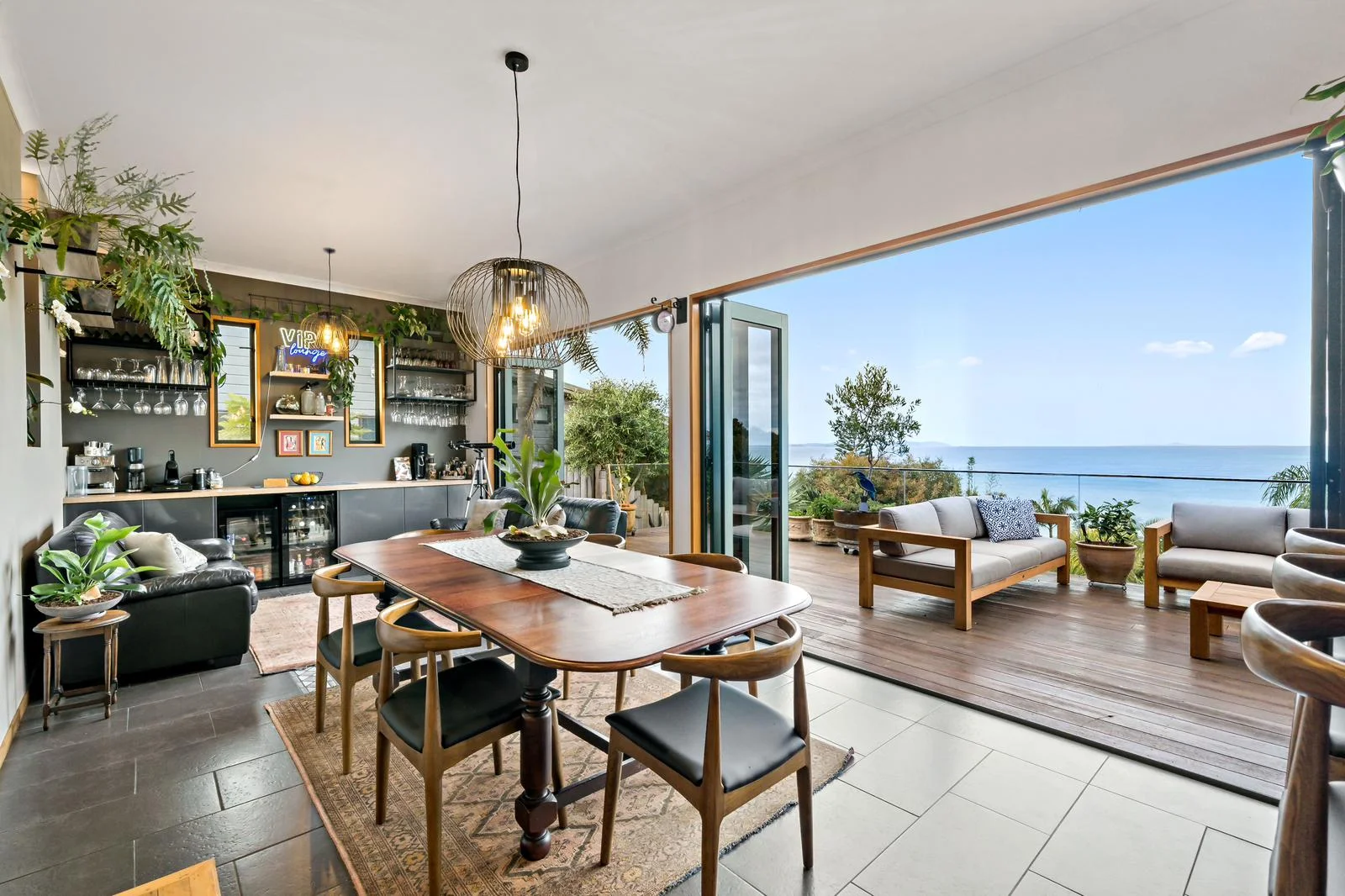 Stanmore Bay 4部屋 Refined by Design, Defined by Views