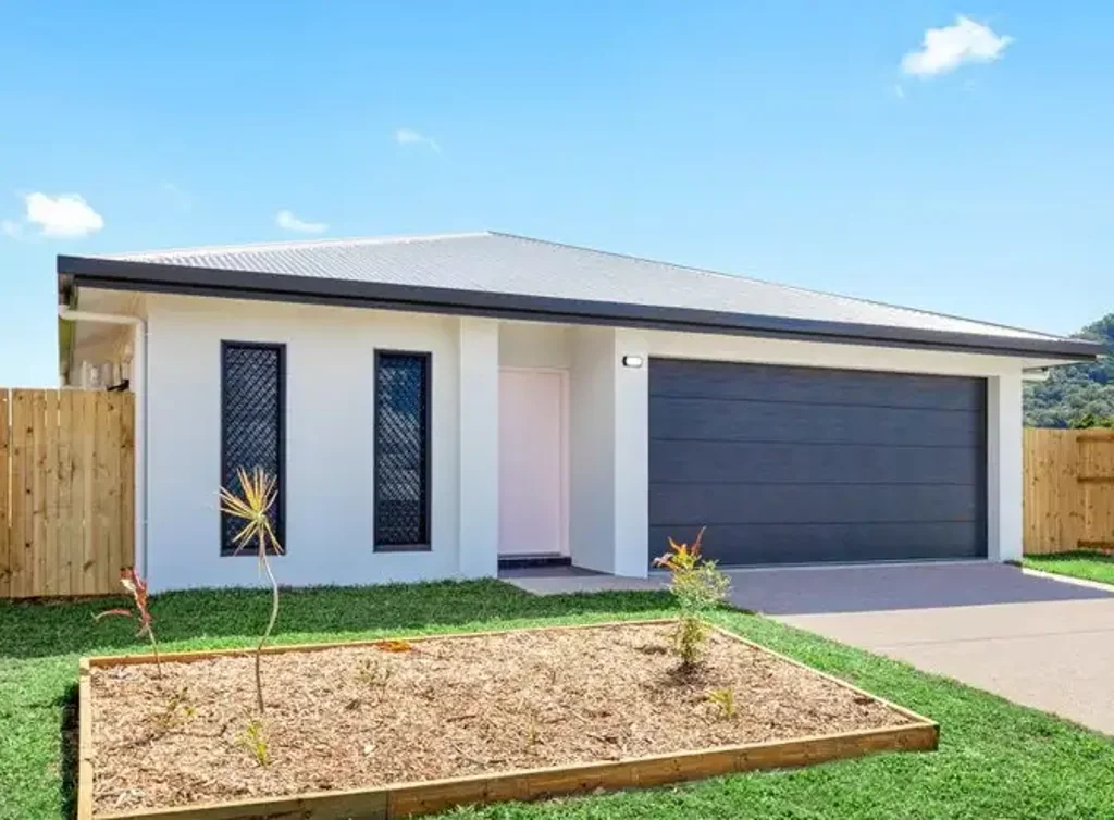 FAMILY HOME CLOSE TO THE BEACH!