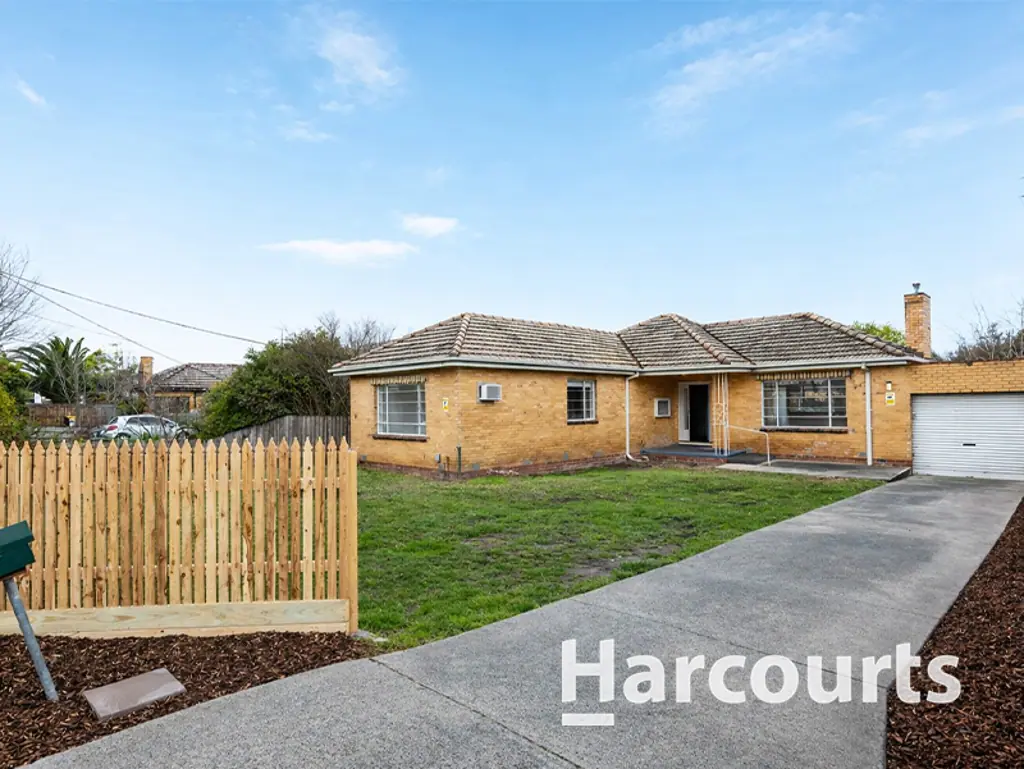 Bright & Spacious 3-Bedroom Home in Convenient Clayton Location