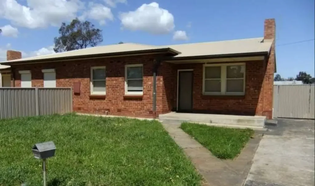 Semi-detached Maisonette