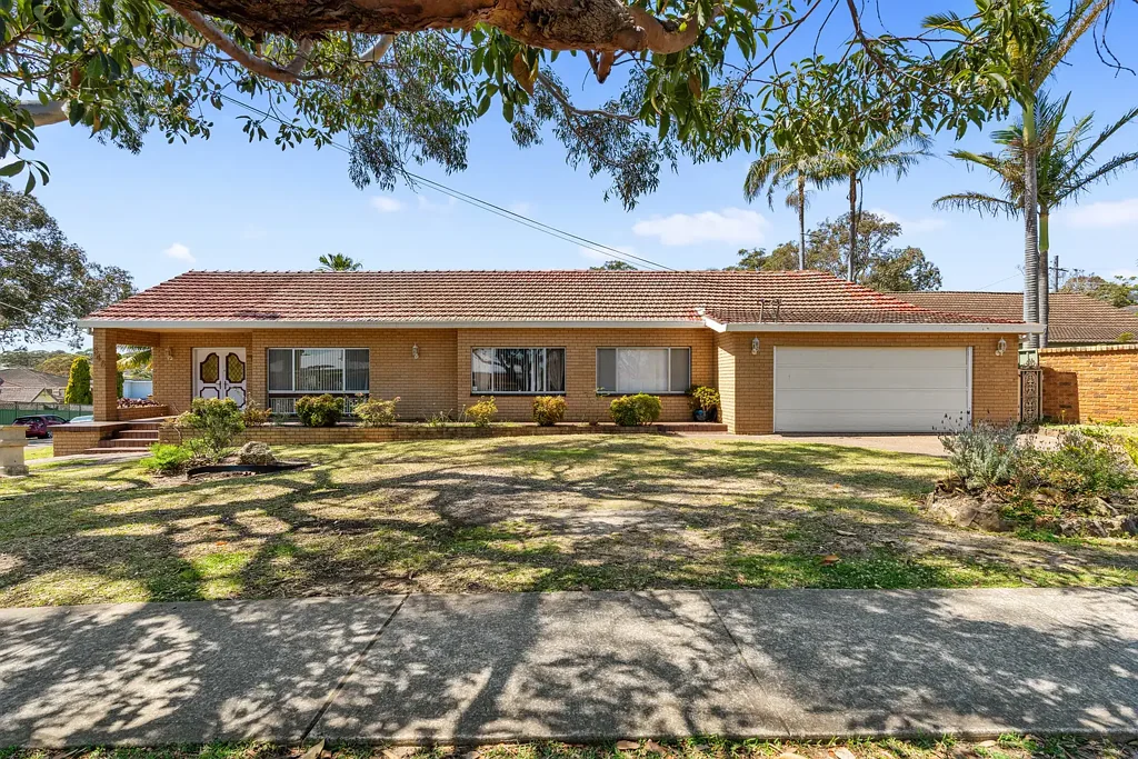 Caringbah South 4ਬੈੱਡਰੂਮ Your Corner Block Canvas Awaits