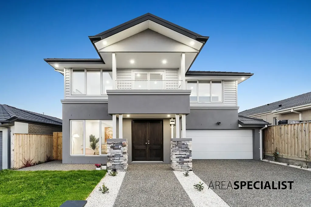 Clyde North 6कमरा Modern Luxury Meets Spacious Family Living Built by Burbank Homes!