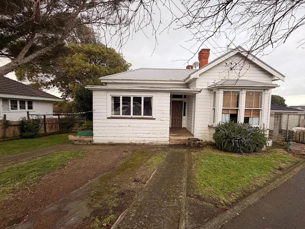 2 Bedroom, 1 Bathroom Unit for Rent – Ellerslie