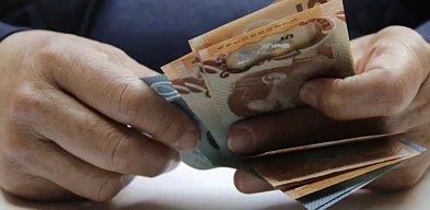 每周15%高息！逾期翻倍、日收滞纳金，不还钱就曝光...奥克兰非法高利贷瞄准弱势社区