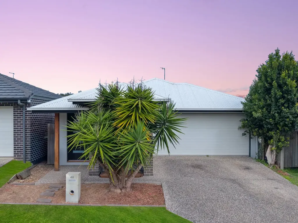 South Ripley 4ਬੈੱਡਰੂਮ Stylish Family Sanctuary in the Heart of South Ripley