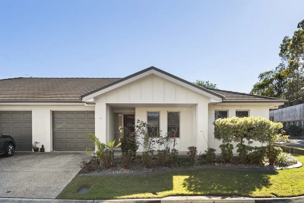 Murrumba Downs 3房 宽敞、私密且拥有稀有后院的专属门禁社区生活 Exclusive Gated Living with Space, Privacy and a Rare Backyard