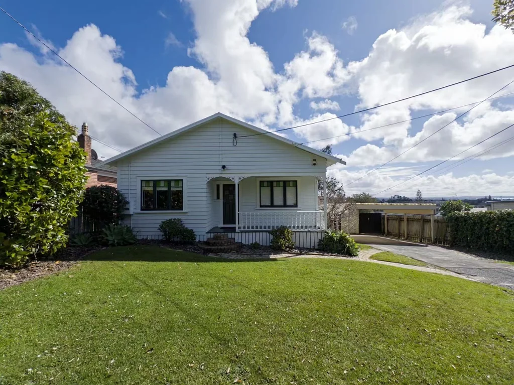 Modernized Homely Three Bedroom Home
