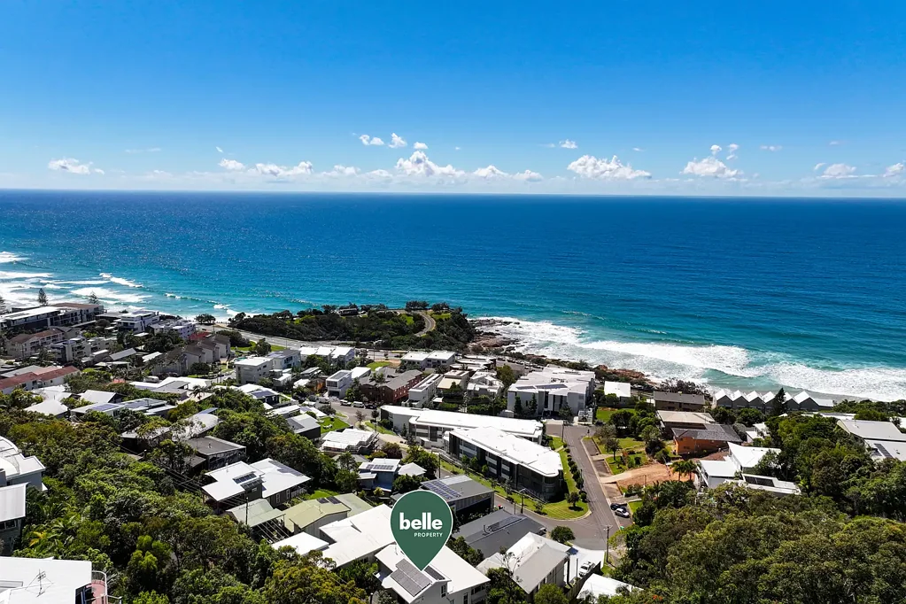 Coolum Beach 6ਬੈੱਡਰੂਮ Auction 4th October – Iconic Timber Pole Home with Ocean & Rainforest Views