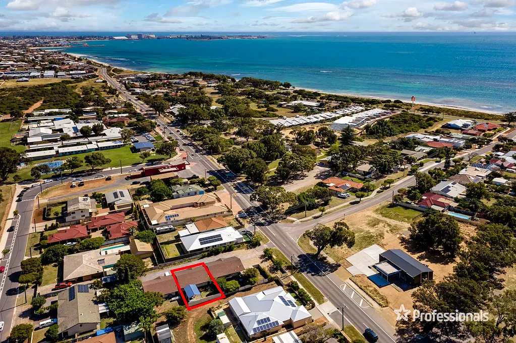 2/382 Chapman Road, Bluff Point, WA 6530