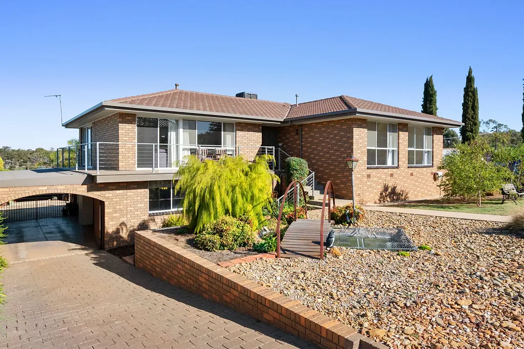 Maryborough 4房  Prestigious Location with Stunning Views Over the Town