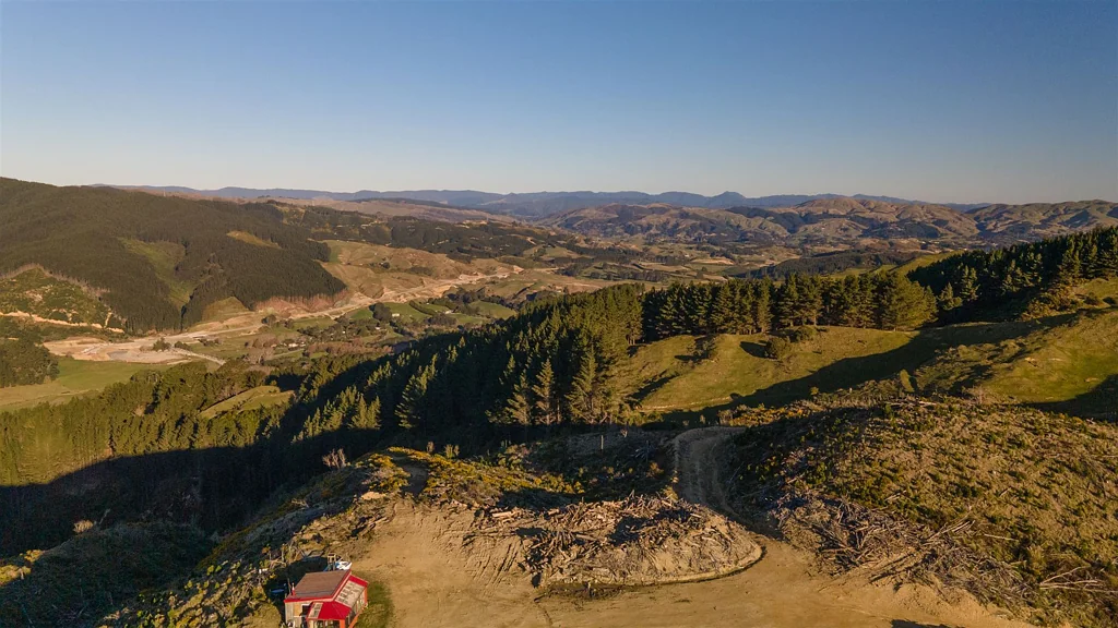 Pauatahanui East & West aspect, elevated, good sun and shelter