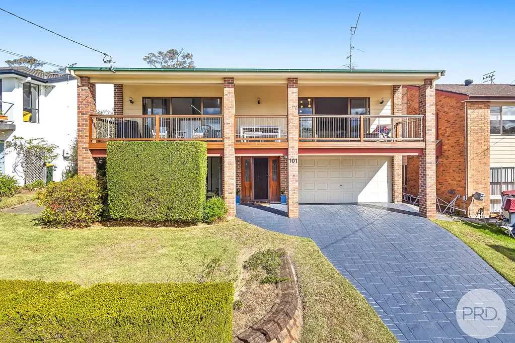 Lemon Tree Passage 4房  Coastal Living with Water Views in a Prime Location
