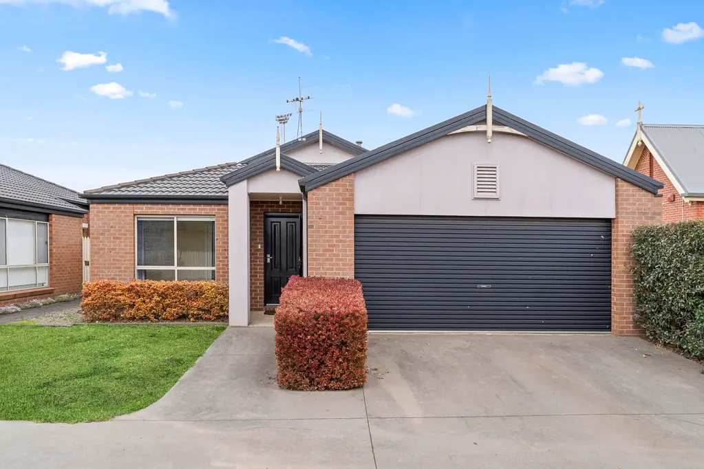 2/65 Curdie Street, Cobden, VIC 3266