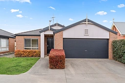 2/65 Curdie Street, Cobden