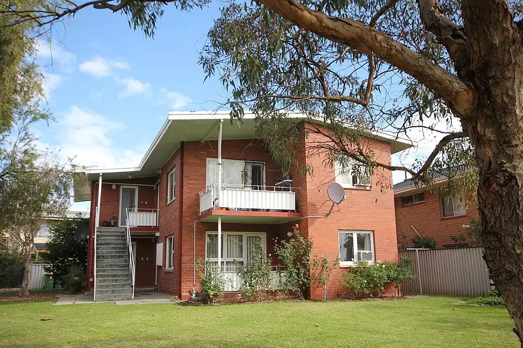 1 BEDROOM CLOSE TO THE RIVER