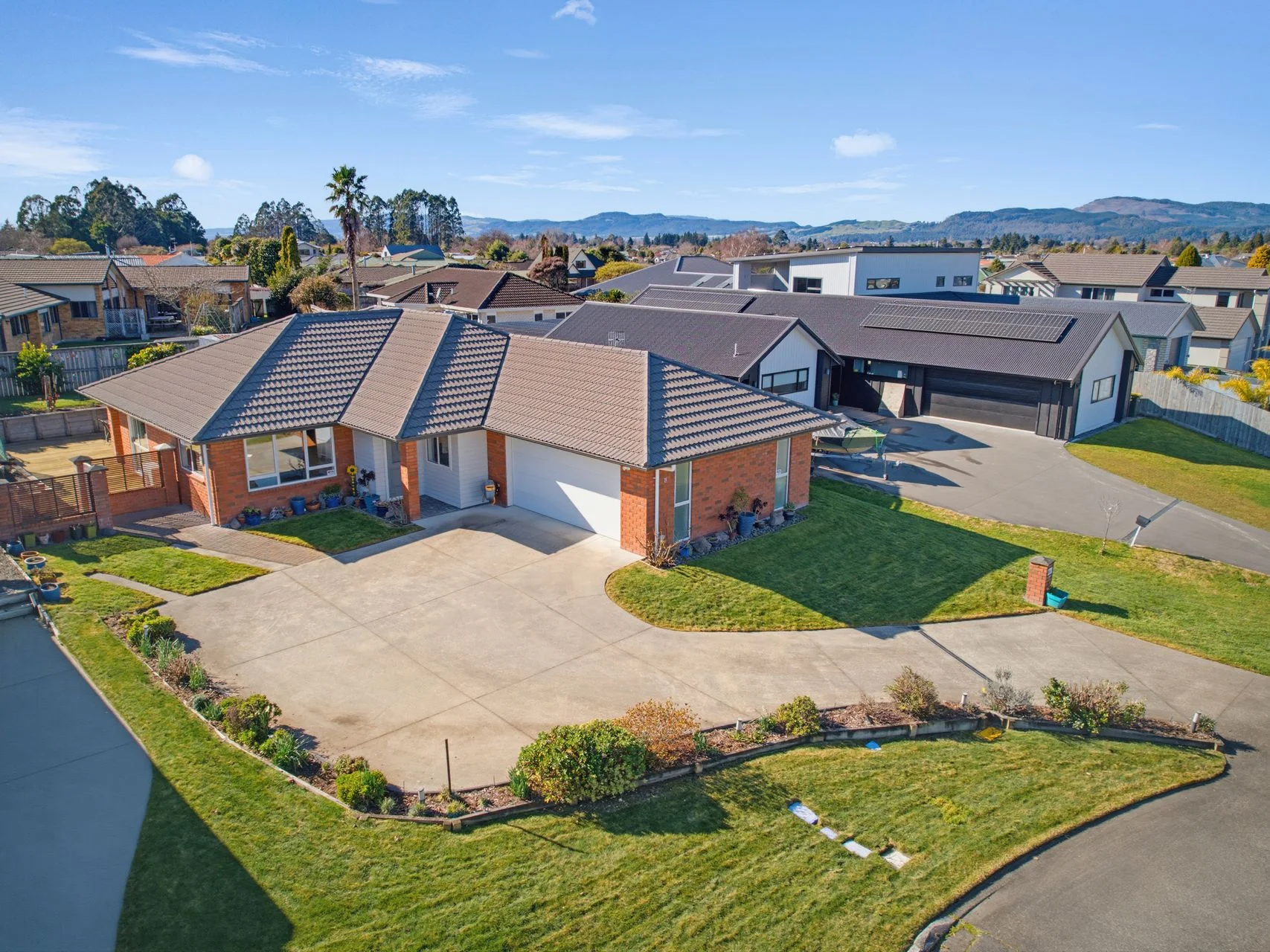 Pukehangi 4 Slaapkamer Immaculate, Spacious and Exceptionally Versatile