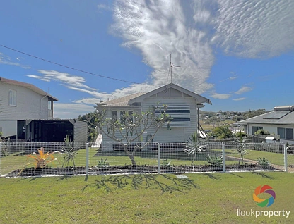 8 Bayne Street, West Gladstone, QLD 4680, 3房, 1浴, House