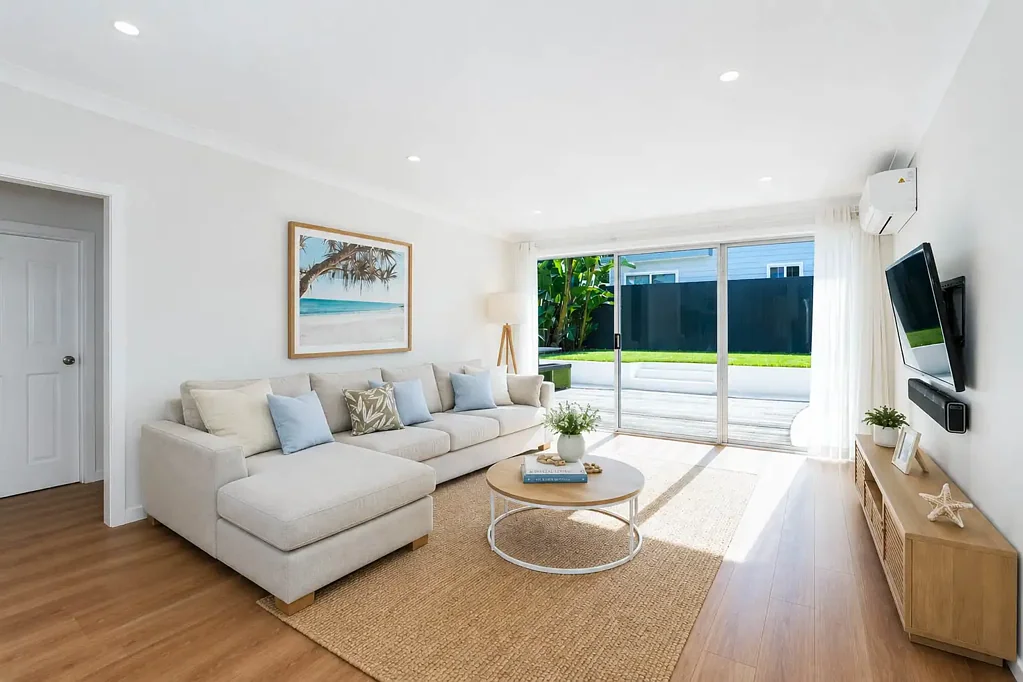 STYLISH FAMILY HOME IN A GREAT LOCATON!