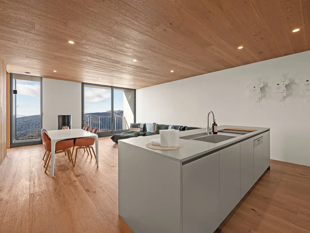 Mount Buller 3房  Hotel Style Chalet with Unrivalled Luxury & Mountain Views