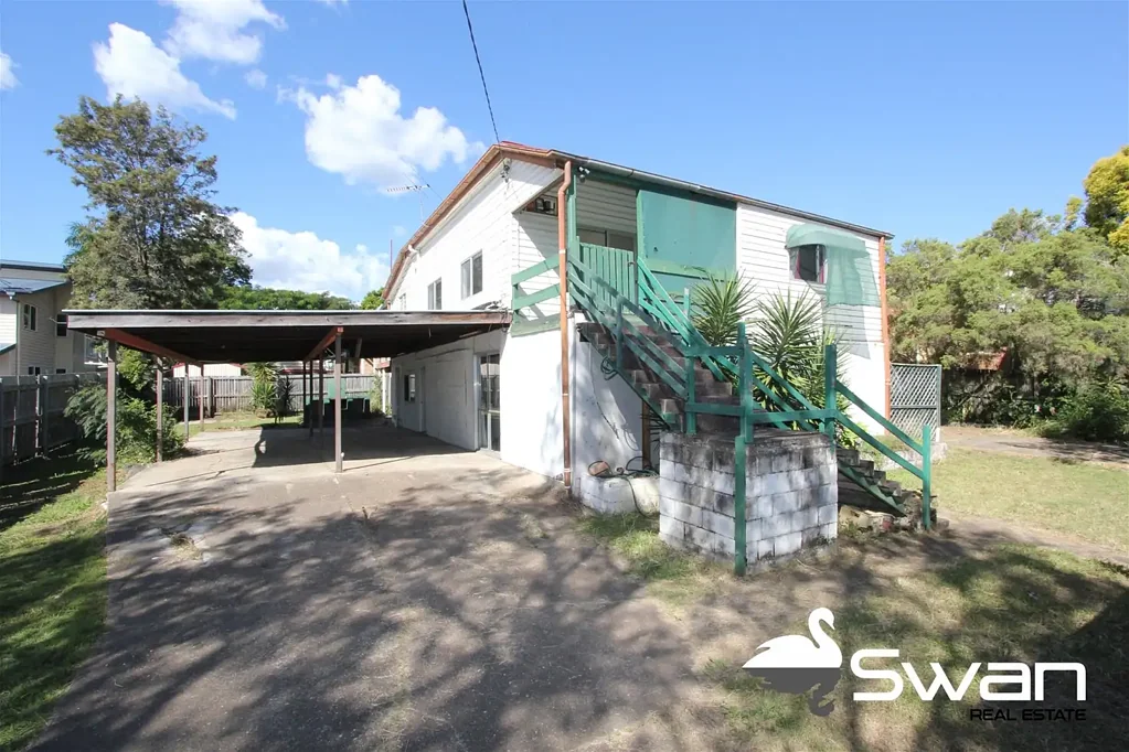18 Green St, Booval, QLD 4304