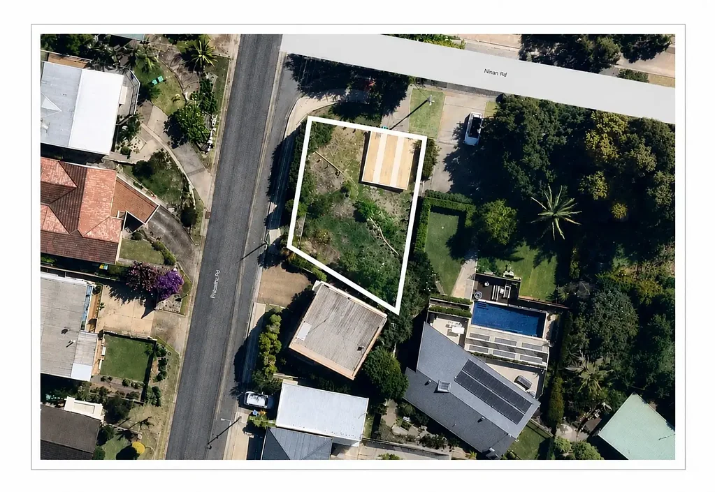 Dee Why 3房 DA已获批 三层住宅 稀有土地 拐角地块 两面临街 海景潜力 步行可达 学校商店 交通便捷 SOLD BY BILLY DRURY & MARK NOVAK