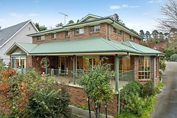 11 Boronia Road, Wentworth Falls