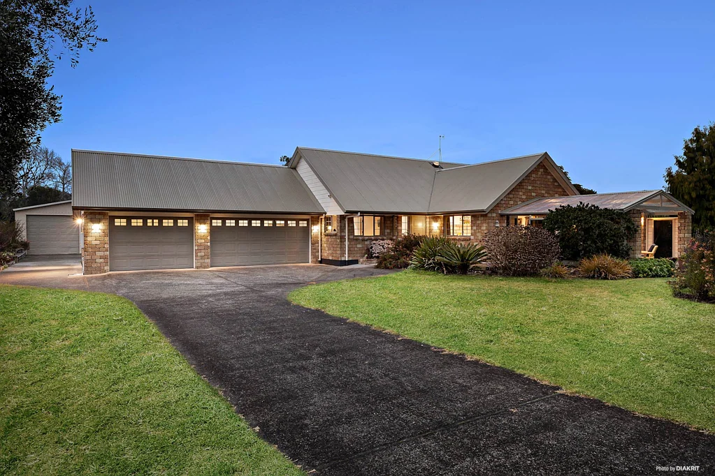 Waiuku 4房  BIG SHED, BEAUTIFUL HOME, BRILLIANT LOCATION!