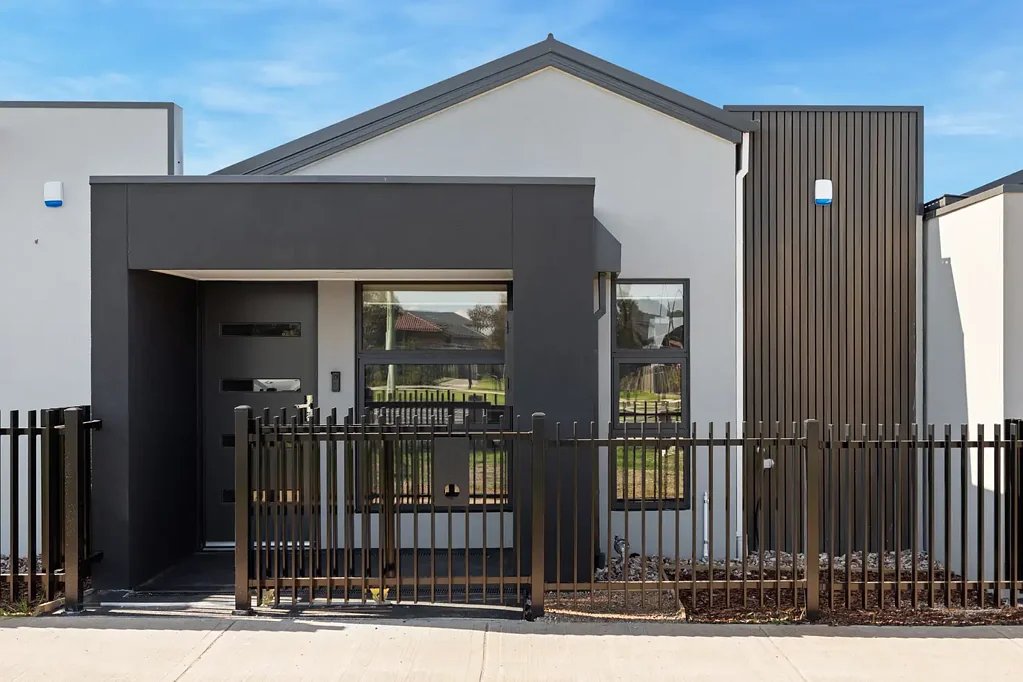 Modern Family Living in the Heart of Weir Views