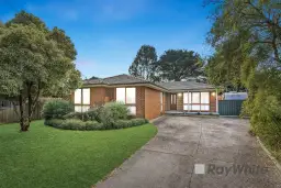 18 Parkstone Drive, Bayswater North