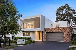8 Toms Pocket, Turramurra
