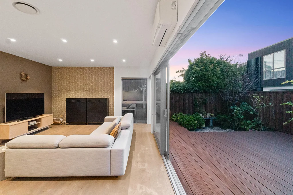 Remuera 3房 Leuschke Kahn匠筑！ 北向阳光美宅， 10分钟切换海滨与繁华， 让当代生活毫不费力！ Effortless living with space, sun and style