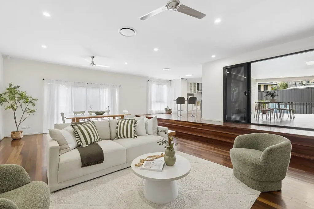 Cashmere 4Zimmer A UNIQUE FAMILY LIFESTYLE OPPORTUNITY THAT DESERVES TO BE SEEN IN PERSON