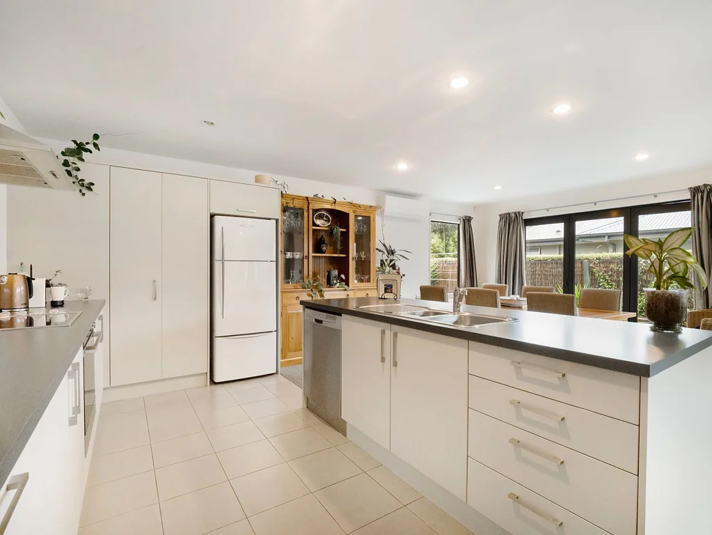 Kaiapoi 3ห้องนอน Lake-side living never looked better!