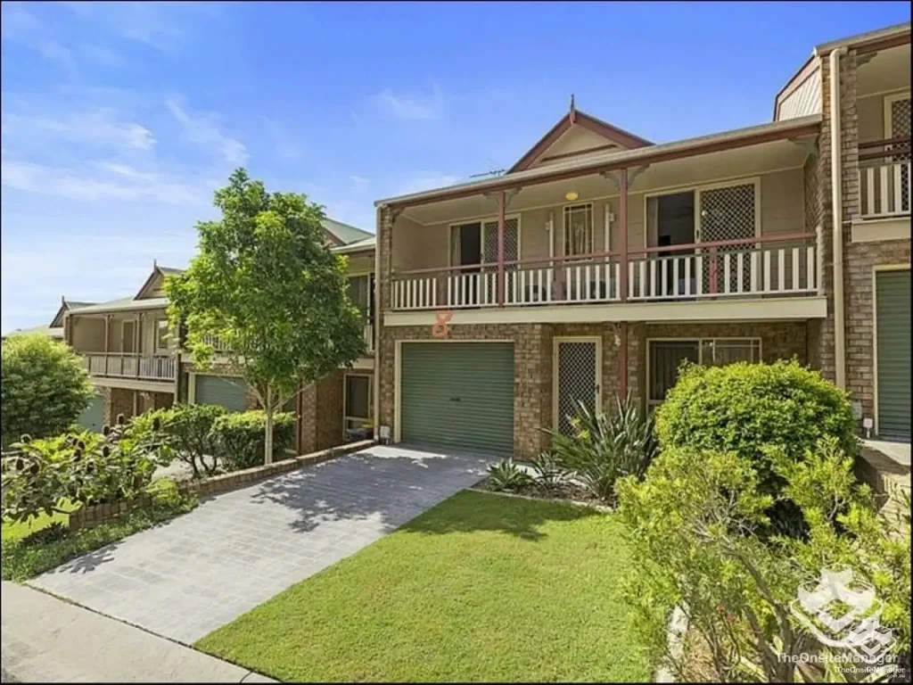 Beautiful 3 bedroom and 2 bathroom townhouse