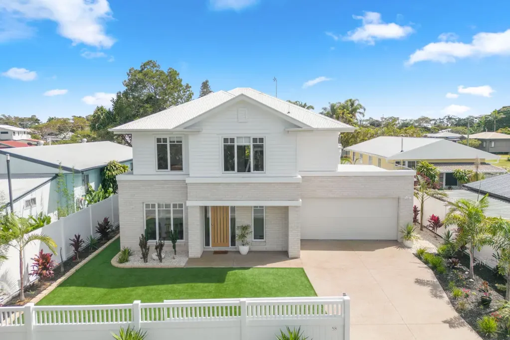 Torquay 4 Bedroom ULTIMATE IN LAID BACK COASTAL LIVING