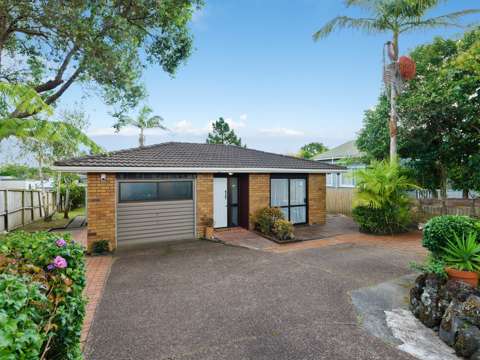 Henderson 3房  Owners are relocating, Must sell-bring your offer