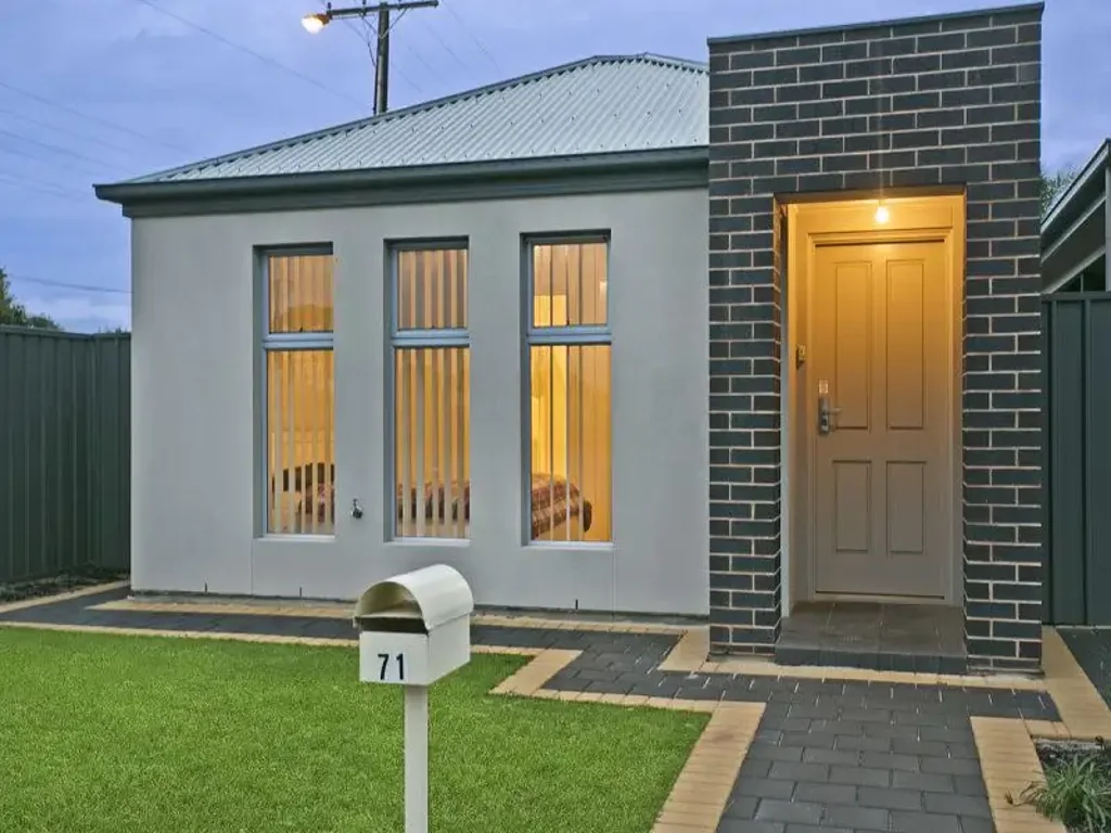 Three bedroom family home near beach
