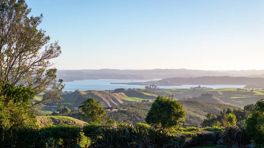 Raglan Elevated Privacy, Views and Character