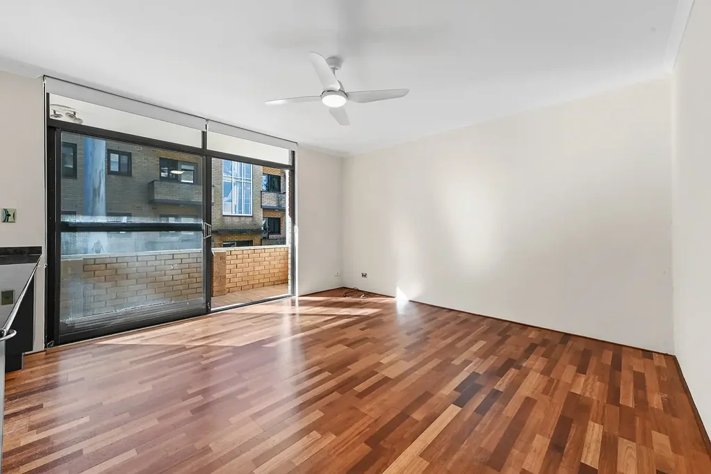 SUPERB BEACH PAD MOMENTS TO COOGEE BEACH