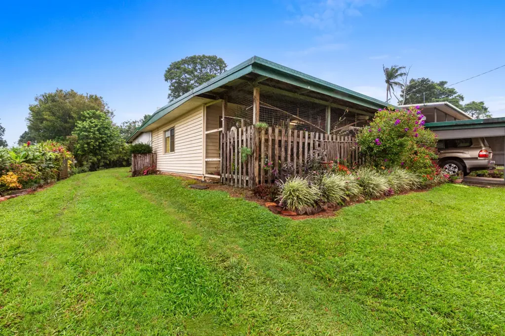 Tarzali 4ਬੈੱਡਰੂਮ Side Access  I  Move-In Ready  I Generous 1,214m² Block
