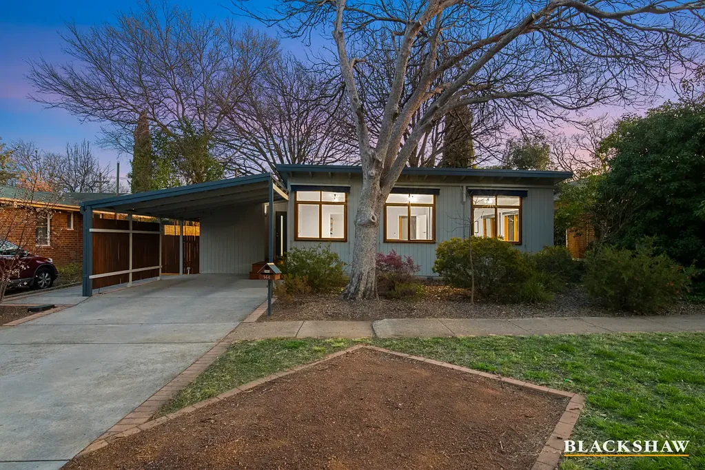 Narrabundah 4房  Charming family home with modern updates