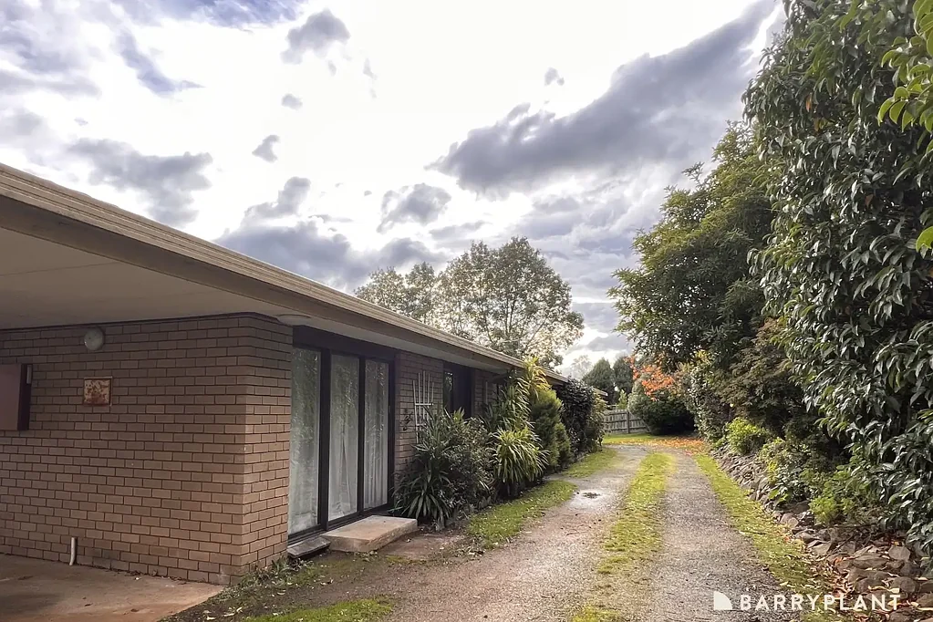 NEWLY RENOVATED 1-BEDROOM UNIT – AVAILABLE NOW!
